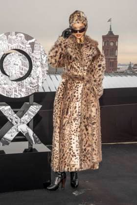 abb Tanzyn Crawford wears fur coat and cap at the photo call for the launch of HBO Max A Knight of the Seven Kingdoms of the US fantasy series my munus degrees on the wintry roof terrace of the Humboldt Forum Berlin on 12 01 2026 Berlin Germany