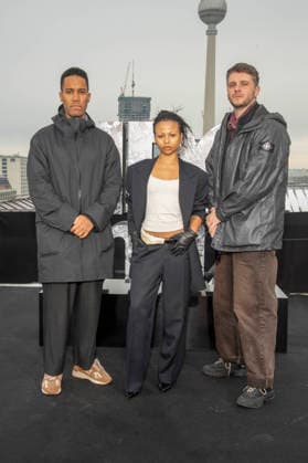 abb Mickey Down Myha la Herrold Konrad Kay at the photocall for the launch of HBO Max A Knight of the Seven Kingdoms of the US fantasy series my munus degrees on the wintry roof terrace of the Humboldt Forum Berlin on 12 01 2026 Berlin Germany