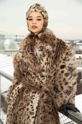 abb Tanzyn Crawford wears fur coat and cap at the photo call for the launch of HBO Max A Knight of the Seven Kingdoms of the US fantasy series my munus degrees on the wintry roof terrace of the Humboldt Forum Berlin on 12 01 2026 Berlin Germany