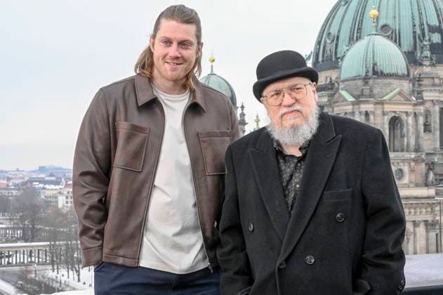 abb Peter Claffey and George R R Martin at the photo call for the launch of HBO Max A Knight of the Seven Kingdoms of the US fantasy series my munus degrees on the wintry roof terrace of the Humboldt Forum Berlin on 12 01 2026 Berlin Germany