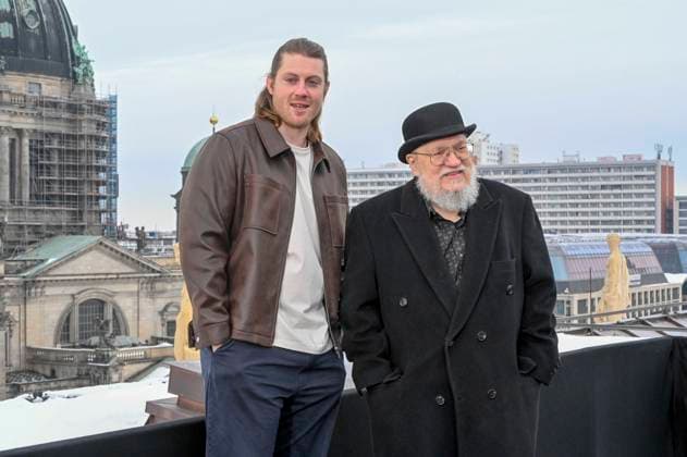 abb Peter Claffey and George R R Martin at the photo call for the launch of HBO Max A Knight of the Seven Kingdoms of the US fantasy series my munus degrees on the wintry roof terrace of the Humboldt Forum Berlin on 12 01 2026 Berlin Germany