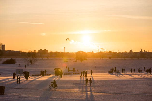 Winter, Impressionen vom Tempelhofer Feld, Berlin, 11.01.2026 Sonnenuntergang auf dem Tempelhofer Feld in Berlin am 11.01.2026 Berlin Tempelhofer Feld Copyright: xBenxKriemannx