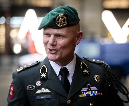 AMSTERDAM Jan Swillens, Lieutenant General of the Royal Netherlands Army, arrives at the Royal Palace for the traditional New Year s reception by King Willem-Alexander and Queen Maxima. The royal couple will receive several hundred guests from politics and public administration, as well as from various sectors of Dutch society. REMKO DE WAAL ANP netherlands out - belgium out  Copyright: xx x547300333x originalFilename: 547300333.jpg