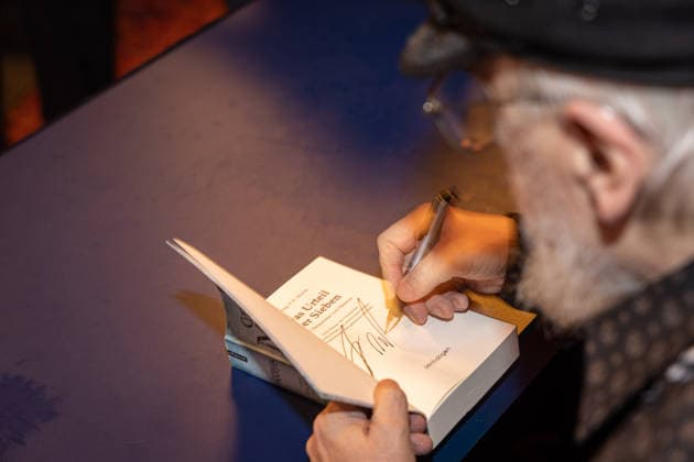Fan event A KNIGHT OF THE SEVEN KINGDOMS George R R Martin Writer Executive Producer signs autographs for fans Fan event Reading and Q A Script to Screen of A KNIGHT OF THE SEVEN KINGDOMS at the Delphi Cinema in Berlin Date 12 01 2026 Copyright: xEventpressxFuhrx