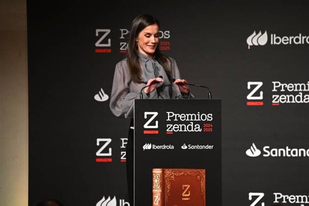 Queen Letizia presides over the presentation of the Zenda 2024 2025 Awards Queen Letizia during the presentation of the Zenda 2024 2025 Awards held at the Real Fábrica de Tapices, on January 13, 2025, in Madrid Spain The Zenda 2024 2025 Awards recognize literary and publishing work and the promotion of reading during the literary season FAMOSOSOS PREMIOS ZENDA REALEZA LIBROS José Madrid Madrid Madrid Spain  Copyright: xJosÃ xOlivax 7216031