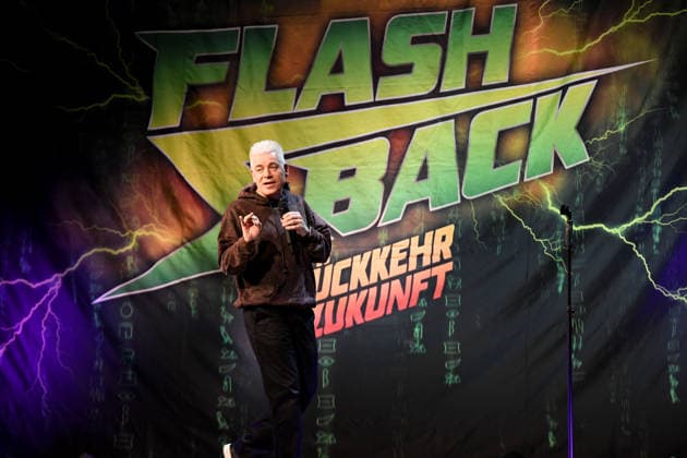 -Michael Mittermeier, FLASHBACK - Die Rückkehr der Zukunft Tour, Konzerthalle - Hegelsaal Germany, Bamberg, Konzerthalle - Hegelsaal - 13 Jan 2026 - Concert, Comedy - -Michael Mittermeier, FLASHBACK - Die Rückkehr der Zukunft Tour Image: Michael Mittermeier preforming in the Konzerthalle - Hegelsaal in Bamberg, Gemrnay during his FLASHBACK - Die Rückkehr der Zukunft Tour. Bamberg Konzerthalle - Hegelsaal Bayern Germany Copyright: xPresseFotoxEvansx