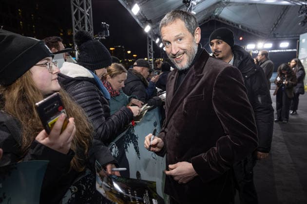 Premiere A KNIGHT OF THE SEVEN KINGDOMS Bertie Carvel Baelor Targaryen Signs autographs for fans Premiere of A KNIGHT OF THE SEVEN KINGDOMS at the Zoo Palast in Berlin Date 13 01 2026 Copyright: xEventpressxFuhrx