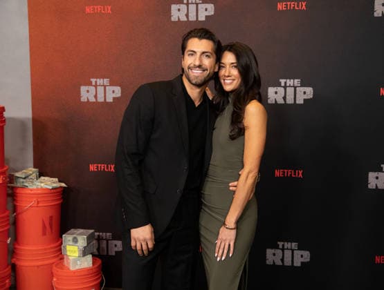 Jason Tartick and Kathryn Hurley arrive on the red carpet for the Netflix s The Rip New York Premiere on Tuesday, January 13, 2026 at Alice Tully Hall, Lincoln Center in New York City.  NYP20260113620 SERENAxXUxNING