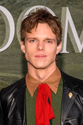 abb Finn Bennett on the black carpet at the theatrical release of the world premiere of HBO Max A Knight of the Seven Kingdoms of the US fantasy series at Zoo Palaast on 13 01 2025 in Berlin Berlin Germany