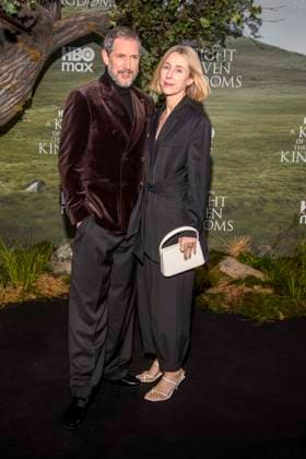 abb Bertie Carvel and wife Sally Scott on the black carpet at the world premiere of HBO Max A Knight of the Seven Kingdoms, the US fantasy series at the Zoo Palaast on 13 01 2025 in Berlin Berlin Germany