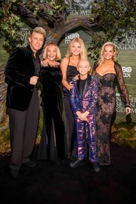 abb Jonathan Ansell, Wendy King, Sienna Valentine Ansell, Dexter Sol Ansell and Debbie King on the black carpet at the world premiere of the US fantasy series HBO Max A Knight of the Seven Kingdoms at Zoo Palaast on 13 01 2025 in Berlin Berlin Germany