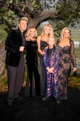 abb Jonathan Ansell, Wendy King, Sienna Valentine Ansell, Dexter Sol Ansell and Debbie King on the black carpet at the world premiere of the US fantasy series HBO Max A Knight of the Seven Kingdoms at Zoo Palaast on 13 01 2025 in Berlin Berlin Germany