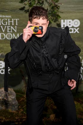 abb Shaun Thomas as guest on the black carpet at the world premiere of HBO Max A Knight of the Seven Kingdoms of the US fantasy series at Zoo Palaast on 13 01 2025 in Berlin Berlin Germany