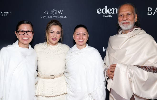 FilmHub & Siddhayatan Tirth productions present the Los Angeles red carpet premiere for the 4-Part docuseries Balance: A Perimenopause Journey at Pacific Design Centre Featuring: Sadhvi Siddhali Shree, Alyssa Milano, Sadhvi Anubhuti, Acharya Shree Yogeesh Where: Los Angeles, California, United States When: 13 Jan 2026 Credit: Faye s Vision Cover Images EDITORIAL USE ONLY. NOT FOR USE BY NEWSPAPERS BASED IN THE UK. Copyright: xx coverimg55381206