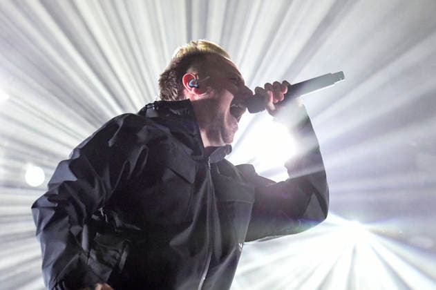 Samuel David Carter from the Architects live at a concert in the Swiss Life Hall Hannover, 13 01 202 Foto:xN.xHeuselx xFuturexImagex architects_6105