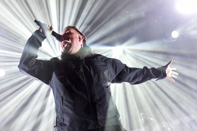 Samuel David Carter from the Architects live at a concert in the Swiss Life Hall Hannover, 13 01 202 Foto:xN.xHeuselx xFuturexImagex architects_6106