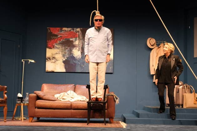 They have known each other for more than 40 years and are now on stage together for the first time Michaela May and Sigmar Solbach can be seen in Hamburg in the play Der Abschiedsbrief at the Komödie Winterhuder Fährhaus Sigmar Solbach will turn 80 in October, next year this comedy will go on tour, photo rehearsal on 14 1 2026 in Hamburg