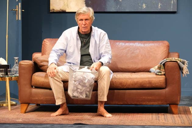 They have known each other for more than 40 years and are now on stage together for the first time Michaela May and Sigmar Solbach can be seen in Hamburg in the play Der Abschiedsbrief at the Komödie Winterhuder Fährhaus Sigmar Solbach will turn 80 in October, next year this comedy will go on tour, photo rehearsal on 14 1 2026 in Hamburg