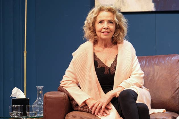They have known each other for more than 40 years and are now on stage together for the first time Michaela May and Sigmar Solbach can be seen in Hamburg in the play Der Abschiedsbrief at the Komödie Winterhuder Fährhaus Sigmar Solbach will turn 80 in October, next year this comedy will go on tour, photo rehearsal on 14 1 2026 in Hamburg