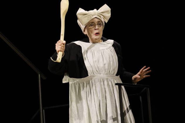 With Katharina Thalbach, Pierre Besson, Torsten Rasch, stage Momme Röhrbein, costume Angelika Rieck Sauerkohl und Missetaten, on 14 01 2026 in Berlin, Komödie am Kurfürstendamm in the Ernst Reuter Saal , Germany