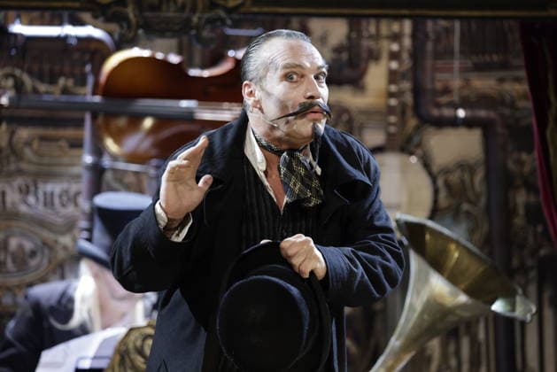 Pierre Besson, Germany, Berlin, Komödie am Kurfürstendamm in the Ernst Reuter Saal, photo rehearsal of SAUERKOHL UND MISSETATEN, A musical Wilhelm Busch program with Katharina Thalbach, Pierre Besson and Torsten Rasch, stage Momme Röhrbein, costume Angelika Rieck