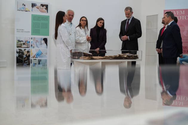 King Felipe VI and Queen Letizia, during a visit to the project Salvem les fotos Photos UPV Recovering Memories , on January 14, 2026, in Valencia, Valencian Community Spain The project organized by the Polytechnic University of Valencia seeks to recover the photographs and memories of the families affected by the dana in 2024 14 JANUARY 2026 Valencia, Valencian Community Valencia, Valencian Community Spain  Copyright: xJorgexGilx 7218776