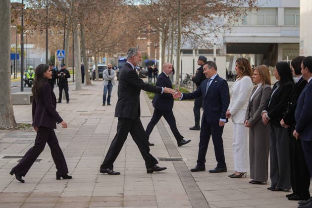 The King and Queen visit in Valencia the project to recover the photographs of the dana King Felipe VI c and Queen Letizia i , during a visit to the project Salvem les fotos Fotos UPV Recovering Memories , on January 14, 2026, in Valencia, Valencian Community Spain The project organized by the Polytechnic University of Valencia seeks to recover the photographs and memories of families affected by the dana in 2024 14 JANUARY 2026 Valencia, Valencian Community Valencia, Valencian Community Spain  Copyright: xJorgexGilx 7218783