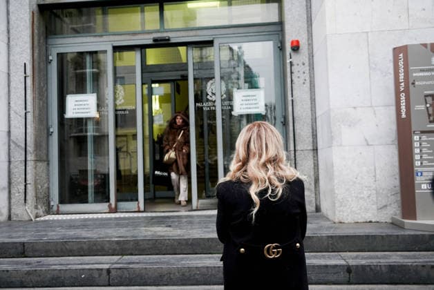 MILAN - Chiara Ferragni was acquitted in the trial over the pandoro and Easter egg case. Her emotional parents greeted her outside the courthouse. Pictured: Chiara Ferragni s mother, Marina Di Guardo, waiting outside the Milan courthouse. January 14  Copyright: xEmanuelexRobertoxDexCarlix xipa-agency.netx xipa-agency.netx xx IPA_Agency_IPA70058899