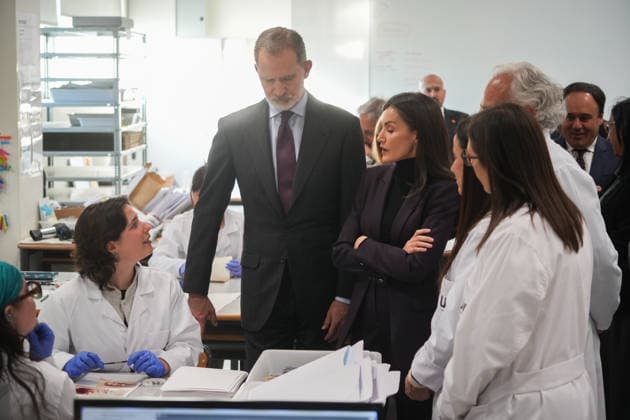King Felipe VI and Queen Letizia, during a visit to the project Salvem les fotos Photos UPV Recovering Memories , on January 14, 2026, in Valencia, Valencian Community Spain The project organized by the Polytechnic University of Valencia seeks to recover the photographs and memories of the families affected by the dana in 2024 14 JANUARY 2026 Valencia, Valencian Community Valencia, Valencian Community Spain  Copyright: xJorgexGilx 7218841