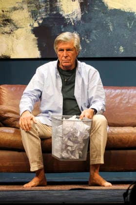 abb Sigmar Solbach in the role of the husband Julian Actor Actor at the photo rehearsal scene for the play Der Abschiedsbrief by Audrey Schebat on stage at the Komoedie Winterhuder Faehrhaus on 14 01 2016 in Hamburg Hamburg Germany