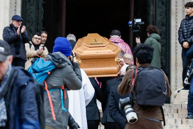 Coffin of the deceased Arrivals at the religious ceremony in tribute to Rolland Courbis at the Madeleine church in Paris, France, on January 14, 2026 Jacovides Moreau Bestimage Arrivals at the religious ceremony in tribute to Rolland Courbis at the Madeleine church in Paris, France, on January 14, 2026 Paris France  Copyright: xJACOVIDES-MOREAUx xBESTIMAGExJACOVIDES-MOREAUx xBESTIMAGEx