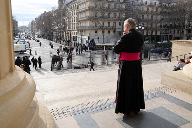 Illustration Arrivals at the religious ceremony in tribute to Rolland Courbis at the Madeleine church in Paris, France, on January 14, 2026 Jacovides Moreau Bestimage Arrivals at the religious ceremony in tribute to Rolland Courbis at the Madeleine church in Paris, France, on January 14, 2026 Paris France  Copyright: xJACOVIDES-MOREAUx xBESTIMAGExJACOVIDES-MOREAUx xBESTIMAGEx