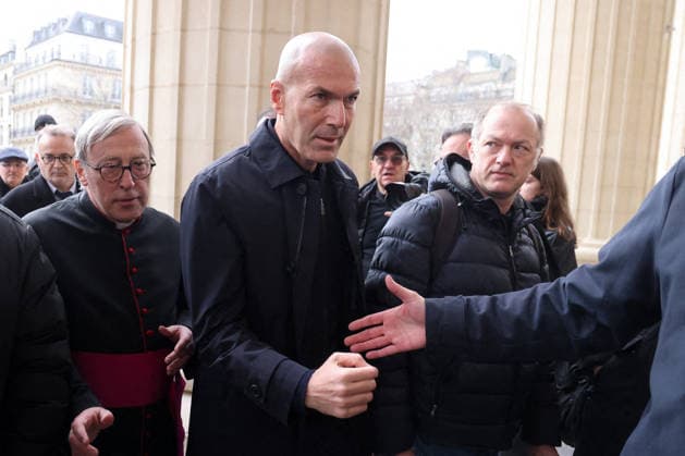 Zinedine Zidane Arrivals at the religious ceremony in tribute to Rolland Courbis at the Madeleine church in Paris, France, on January 14, 2026 Jacovides Moreau Bestimage Arrivals at the religious ceremony in tribute to Rolland Courbis at the Madeleine church in Paris, France, on January 14, 2026 Paris France  Copyright: xJACOVIDES-MOREAUx xBESTIMAGExJACOVIDES-MOREAUx xBESTIMAGEx