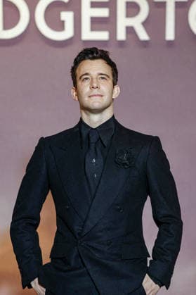 Luke Thompson at the photocall for the Paris World Premiere of Bridgerton Season 4 Netflix at the Palais Brongniart in Paris, France, on January 14, 2026 Cyril Moreau Bestimage Netflix Bridgerton Season 4 Paris World Premiere at Palais Brongniart, in Paris, France, on January 14, 2026 Paris France  Copyright: xCYRILxMOREAUx xBESTIMAGExCYRILxMOREAUx xBESTIMAGEx