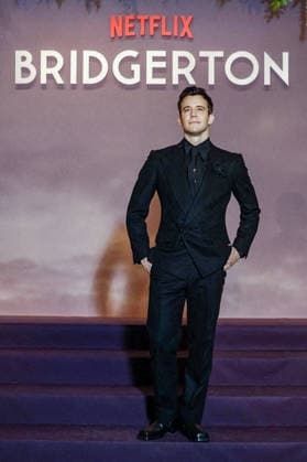 Luke Thompson at the photocall for the Paris World Premiere of Bridgerton Season 4 Netflix at the Palais Brongniart in Paris, France, on January 14, 2026 Cyril Moreau Bestimage Netflix Bridgerton Season 4 Paris World Premiere at Palais Brongniart, in Paris, France, on January 14, 2026 Paris France  Copyright: xCYRILxMOREAUx xBESTIMAGExCYRILxMOREAUx xBESTIMAGEx