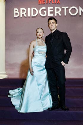 Yerin Ha et Luke Thompson au photocall de lavant première mondiale parisienne de la saison 4 Netflix de Bridgerton au Palais Brongniart à Paris, France, le 14 janvier 2026 Cyril Moreau Bestimage Netflix Bridgerton Season 4 Paris World Premiere at Palais Brongniart, in Paris, France, on January 14, 2026 Paris France  Copyright: xCYRILxMOREAUx xBESTIMAGExCYRILxMOREAUx xBESTIMAGEx