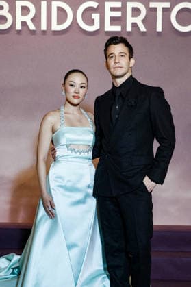 Yerin Ha et Luke Thompson au photocall de lavant première mondiale parisienne de la saison 4 Netflix de Bridgerton au Palais Brongniart à Paris, France, le 14 janvier 2026 Cyril Moreau Bestimage Netflix Bridgerton Season 4 Paris World Premiere at Palais Brongniart, in Paris, France, on January 14, 2026 Paris France  Copyright: xCYRILxMOREAUx xBESTIMAGExCYRILxMOREAUx xBESTIMAGEx