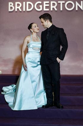 Yerin Ha et Luke Thompson au photocall de lavant première mondiale parisienne de la saison 4 Netflix de Bridgerton au Palais Brongniart à Paris, France, le 14 janvier 2026 Cyril Moreau Bestimage Netflix Bridgerton Season 4 Paris World Premiere at Palais Brongniart, in Paris, France, on January 14, 2026 Paris France  Copyright: xCYRILxMOREAUx xBESTIMAGExCYRILxMOREAUx xBESTIMAGEx