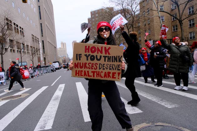 News Bilder des Tages NEW YORK, NY- JANUARY 14: Day three of the New York nurses strike all around New York City as they demand better pay and safer staffing on January 14, 2026. Copyright: xKatiexGodowskix