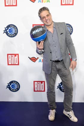 NBA Tip Off Dinner Axel Springer Carsten Spengemann Tip off Dinner Axel Springer Verlag invites you to a dinner at the publishing house in Berlin on the occasion of the NBA game on January 15th. Copyright: xEventpressxFuhrx