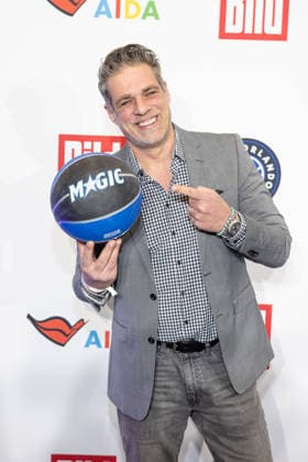 NBA Tip Off Dinner Axel Springer Carsten Spengemann Tip off Dinner Axel Springer Verlag invites you to a dinner at the publishing house in Berlin on the occasion of the NBA game on January 15th. Copyright: xEventpressxFuhrx