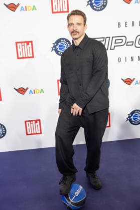 NBA Tip Off Dinner Axel Springer Heiko Schaffartzik German actor and former basketball player Tip off Dinner On the occasion of the NBA game on January 15, Axel Springer Verlag invites you to a dinner at the publishing house in Berlin Copyright: xEventpressxFuhrx