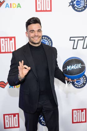 NBA Tip Off Dinner Axel Springer Stefano Zarrella Tip off Dinner Axel Springer Verlag invites you to a dinner at the publishing house in Berlin on the occasion of the NBA game on January 15th. Copyright: xEventpressxFuhrx