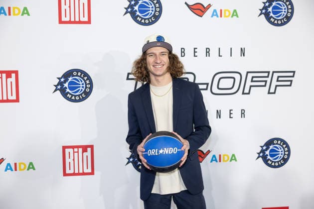 NBA Tip Off Dinner Axel Springer Zac Ryan @zacxcviii on TikTok Tip off Dinner Axel Springer Verlag invites you to a dinner at the publishing house in Berlin on the occasion of the NBA game on 15 01 Copyright: xEventpressxFuhrx