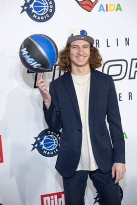NBA Tip Off Dinner Axel Springer Zac Ryan @zacxcviii on TikTok Tip off Dinner Axel Springer Verlag invites you to a dinner at the publishing house in Berlin on the occasion of the NBA game on 15 01 Copyright: xEventpressxFuhrx
