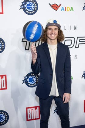 NBA Tip Off Dinner Axel Springer Zac Ryan @zacxcviii on TikTok Tip off Dinner Axel Springer Verlag invites you to a dinner at the publishing house in Berlin on the occasion of the NBA game on 15 01 Copyright: xEventpressxFuhrx