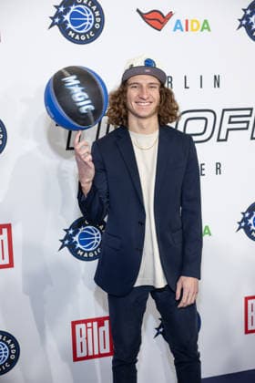 NBA Tip Off Dinner Axel Springer Zac Ryan @zacxcviii on TikTok Tip off Dinner Axel Springer Verlag invites you to a dinner at the publishing house in Berlin on the occasion of the NBA game on 15 01 Copyright: xEventpressxFuhrx
