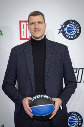 NBA Tip Off Dinner Axel Springer Patrick Femerling Tip off Dinner Axel Springer Verlag invites you to a dinner at the publishing house in Berlin on the occasion of the NBA game on January 15th. Copyright: xEventpressxFuhrx