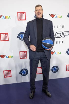 NBA Tip Off Dinner Axel Springer Patrick Femerling Tip off Dinner Axel Springer Verlag invites you to a dinner at the publishing house in Berlin on the occasion of the NBA game on January 15th. Copyright: xEventpressxFuhrx