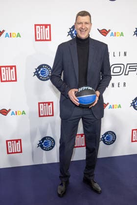 NBA Tip Off Dinner Axel Springer Patrick Femerling Tip off Dinner Axel Springer Verlag invites you to a dinner at the publishing house in Berlin on the occasion of the NBA game on January 15th. Copyright: xEventpressxFuhrx